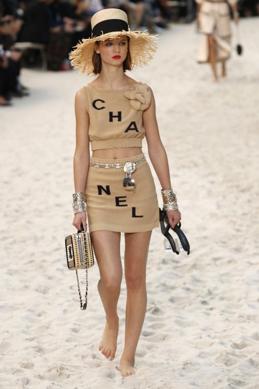 In The Chanel, Burberry, Moschino X - Alina Ceusan